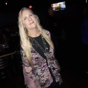 Meet your Posher, Candis